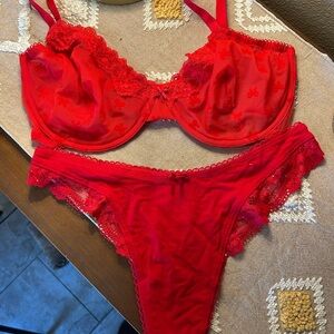 Victoria's Secret Vibrant Red Lace Tease Bra Set